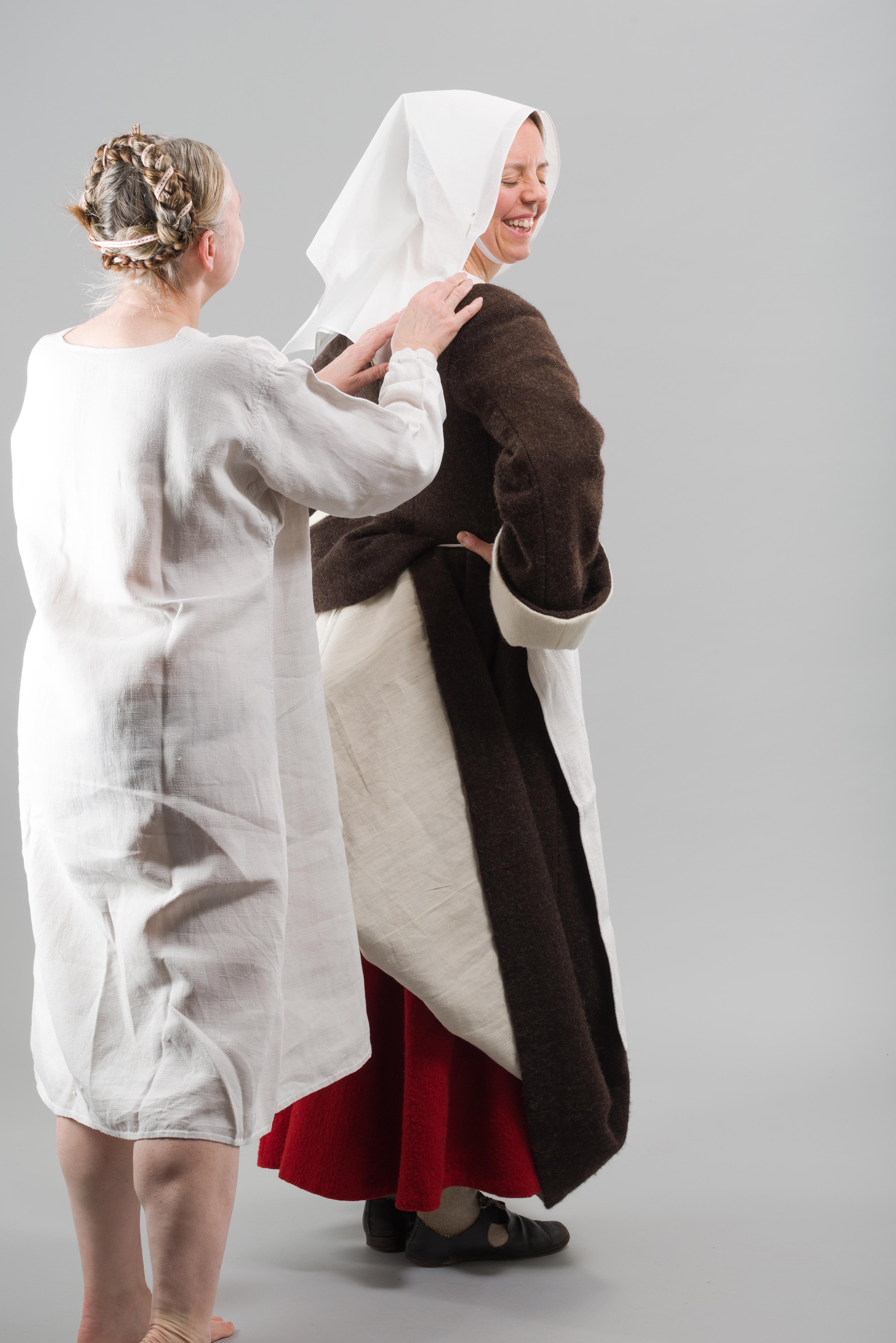 3 - Head linen & hair lacing kit