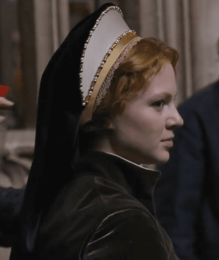Alicia von Rittberg as Elizabeth